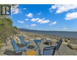 7811 REDROOFFS ROAD, Halfmoon Bay, British Columbia
