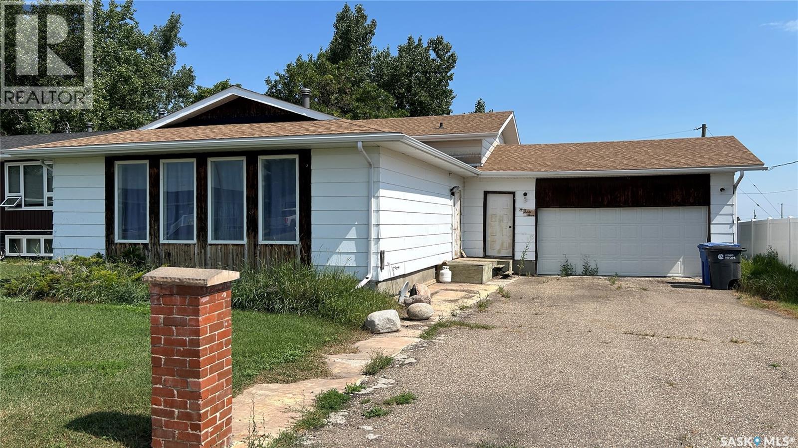 333 Dominion BAY, Central Butte, Saskatchewan