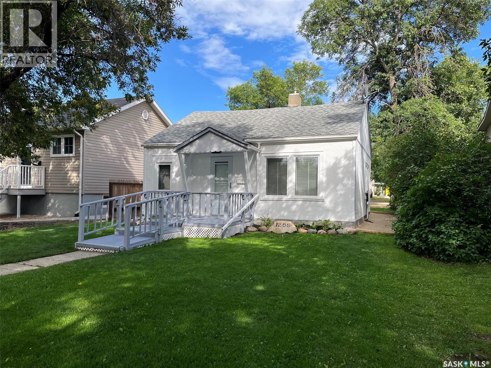 1255 Atkinson Street, Regina, Saskatchewan  S4N 3V7 - Photo 1 - SK045885