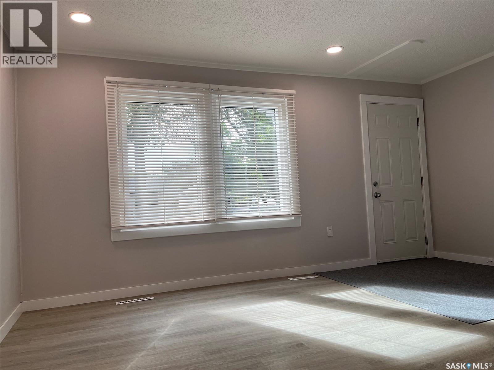 1255 Atkinson Street, Regina, Saskatchewan  S4N 3V7 - Photo 10 - SK045885