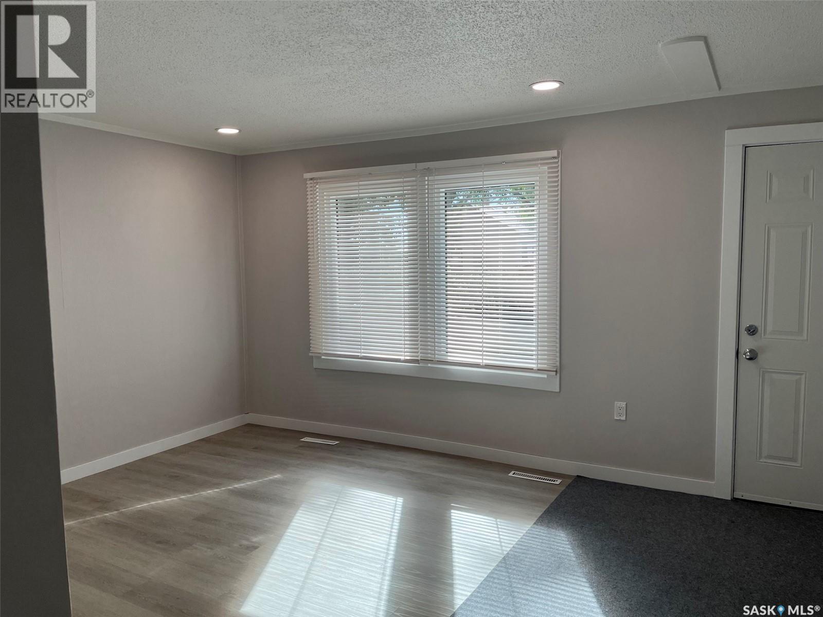 1255 Atkinson Street, Regina, Saskatchewan  S4N 3V7 - Photo 11 - SK045885