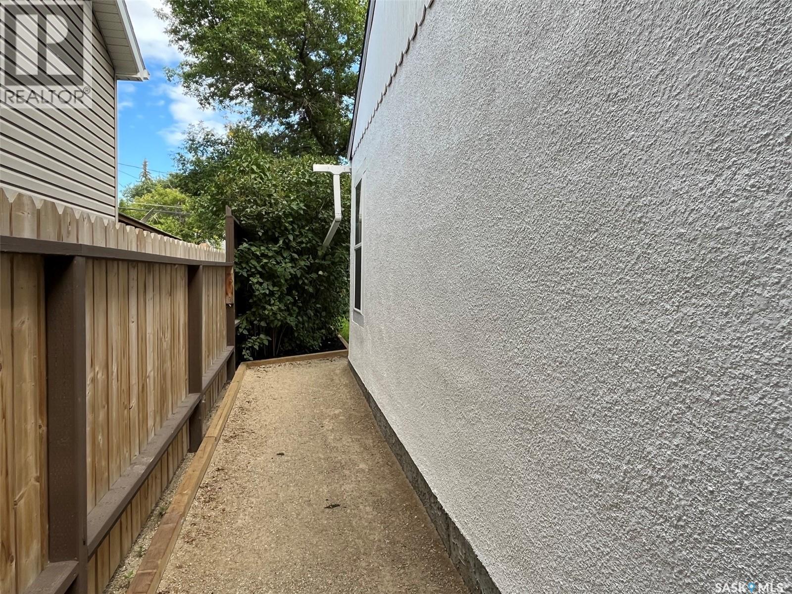1255 Atkinson Street, Regina, Saskatchewan  S4N 3V7 - Photo 39 - SK045885