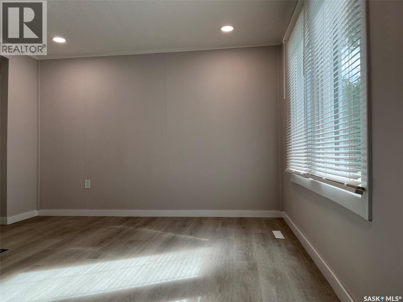 1255 Atkinson Street, Regina, Saskatchewan  S4N 3V7 - Photo 7 - SK045885