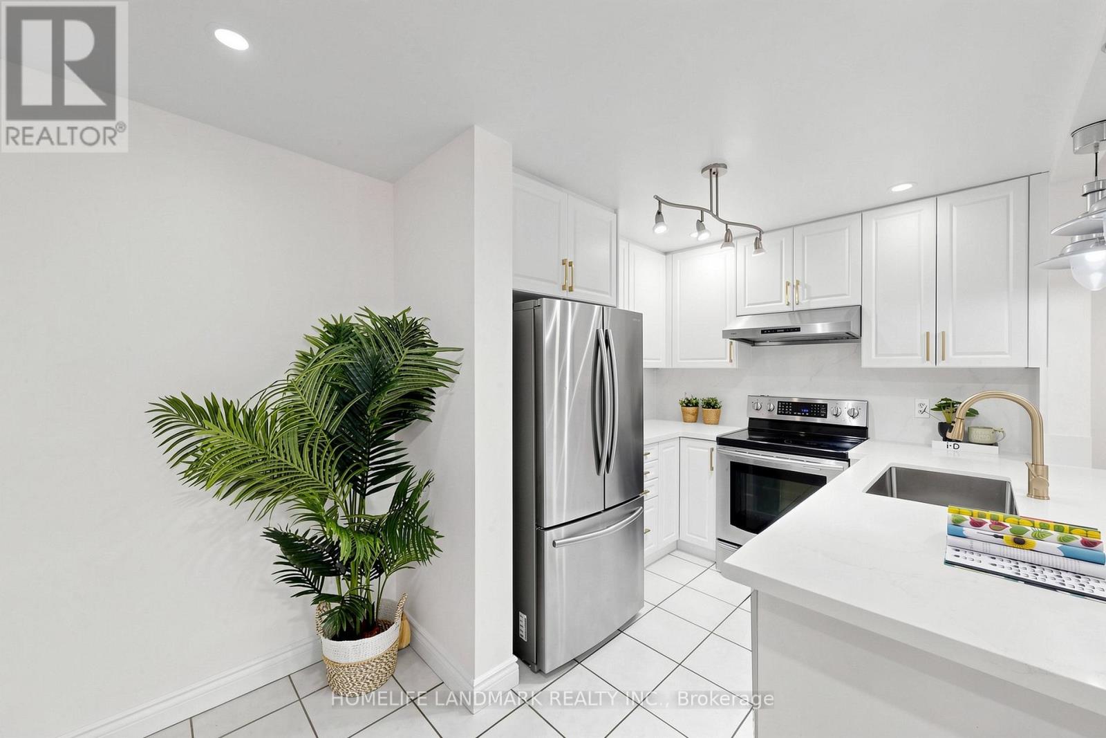 B29 - 108 Finch Avenue W, Toronto, Ontario  M2N 6W6 - Photo 12 - C13518418