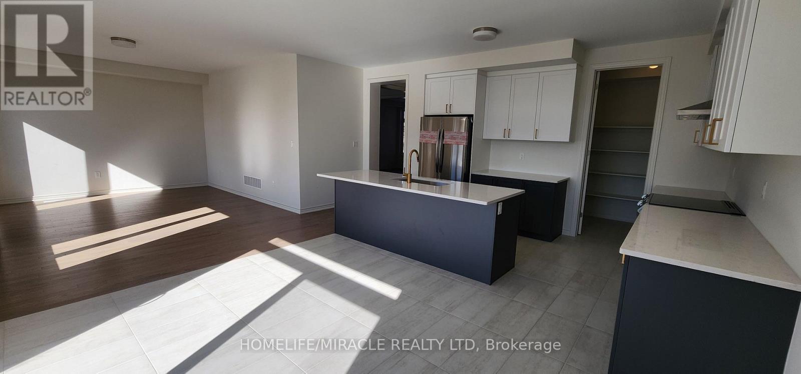 30 Hummingbird Grove, Adjala-Tosorontio, Ontario  L0G 1W0 - Photo 6 - N13641488