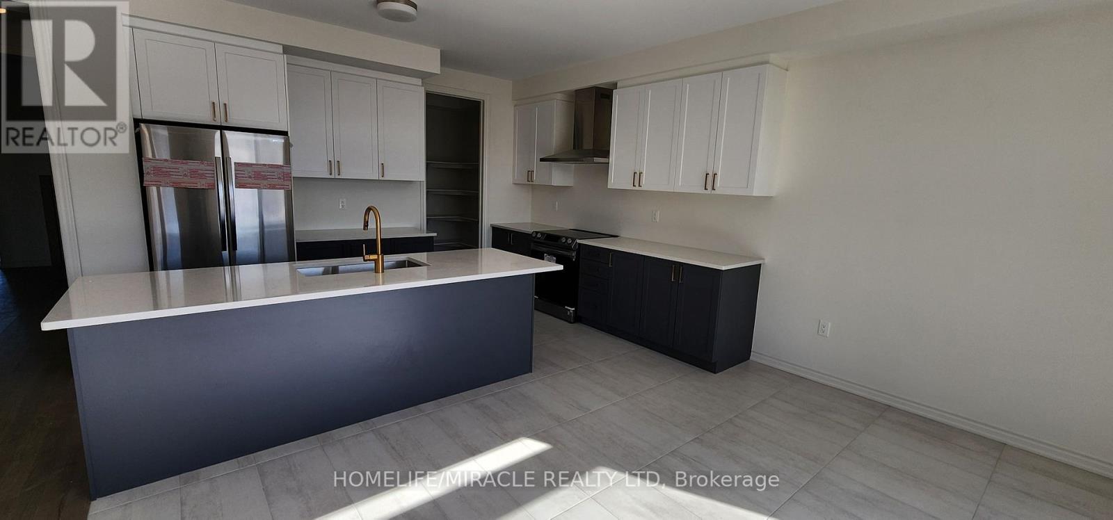 30 Hummingbird Grove, Adjala-Tosorontio, Ontario  L0G 1W0 - Photo 4 - N13641488