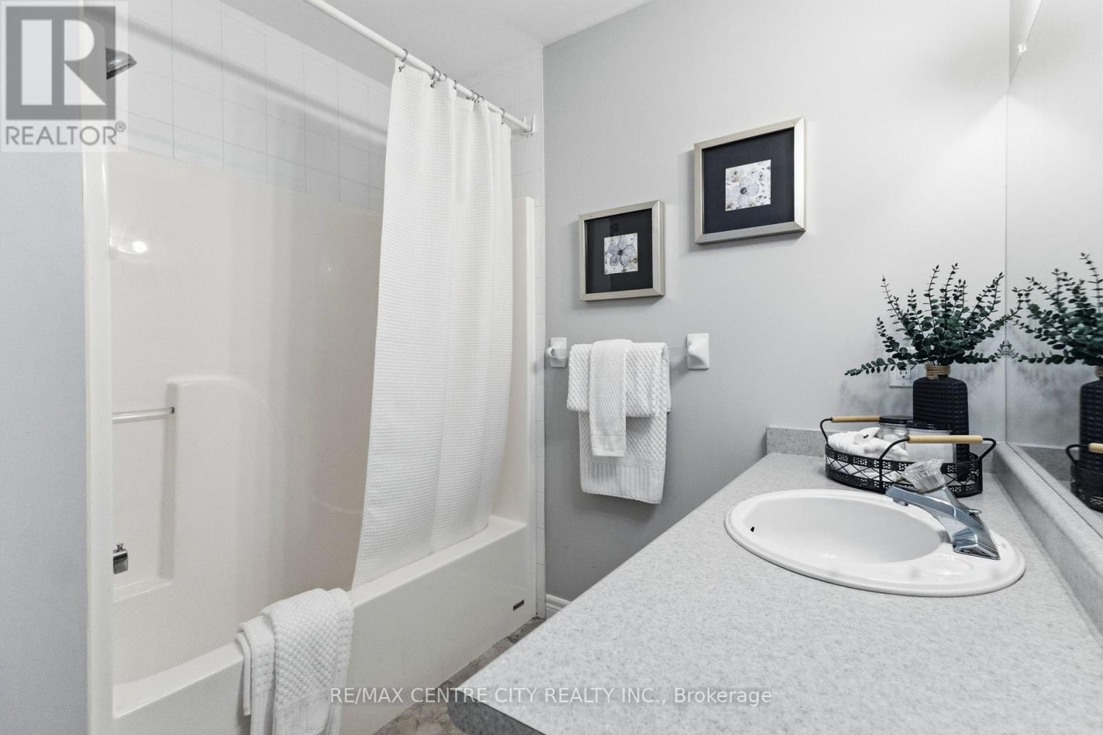 93 Mctaggart Court, London North, Ontario  N5X 3L9 - Photo 27 - X13685776