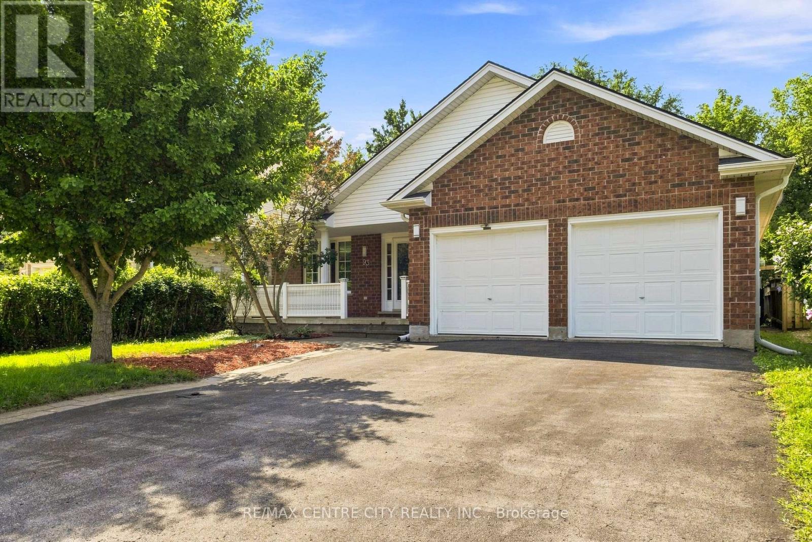 93 Mctaggart Court, London North, Ontario  N5X 3L9 - Photo 3 - X13685776
