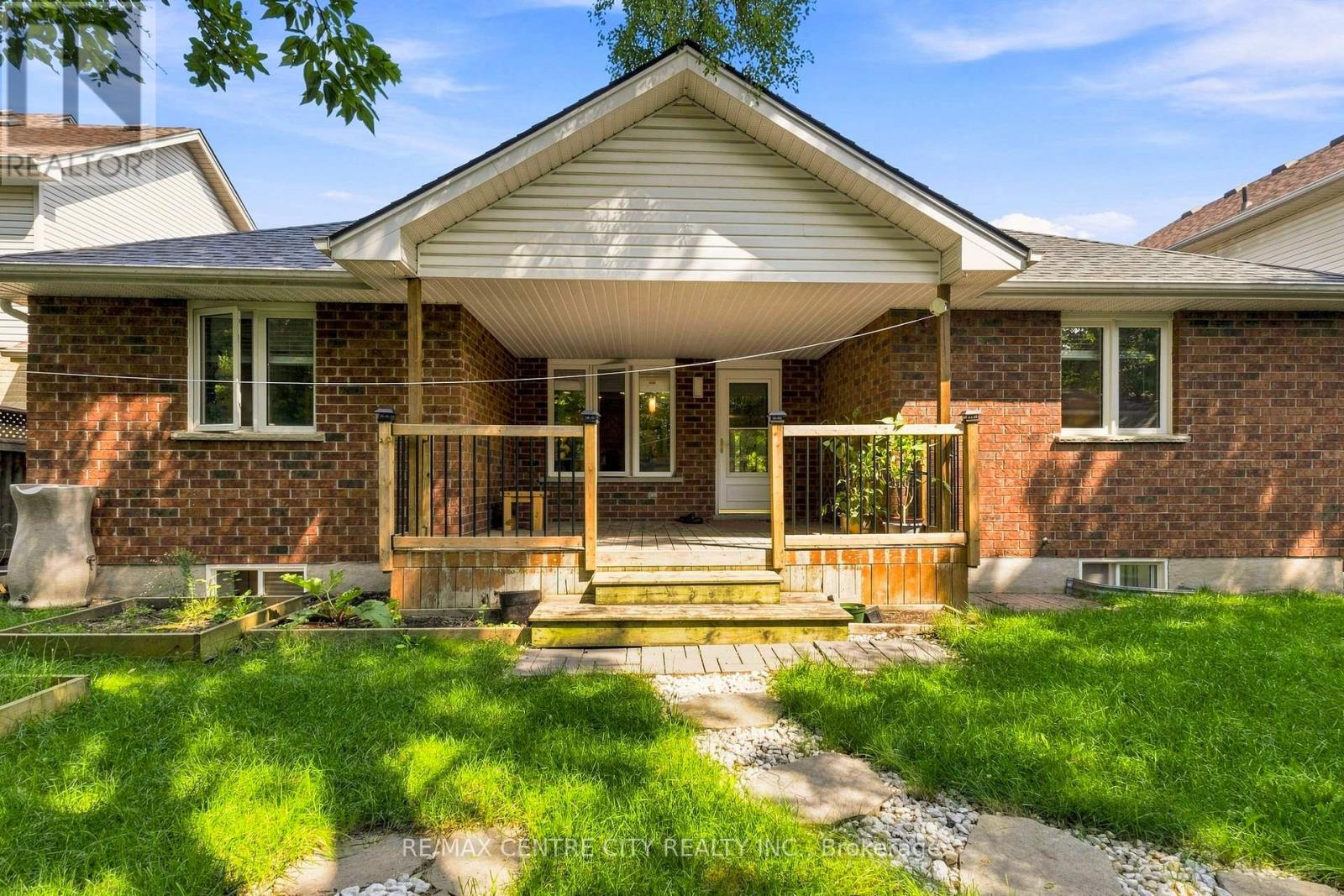 93 Mctaggart Court, London North, Ontario  N5X 3L9 - Photo 47 - X13685776