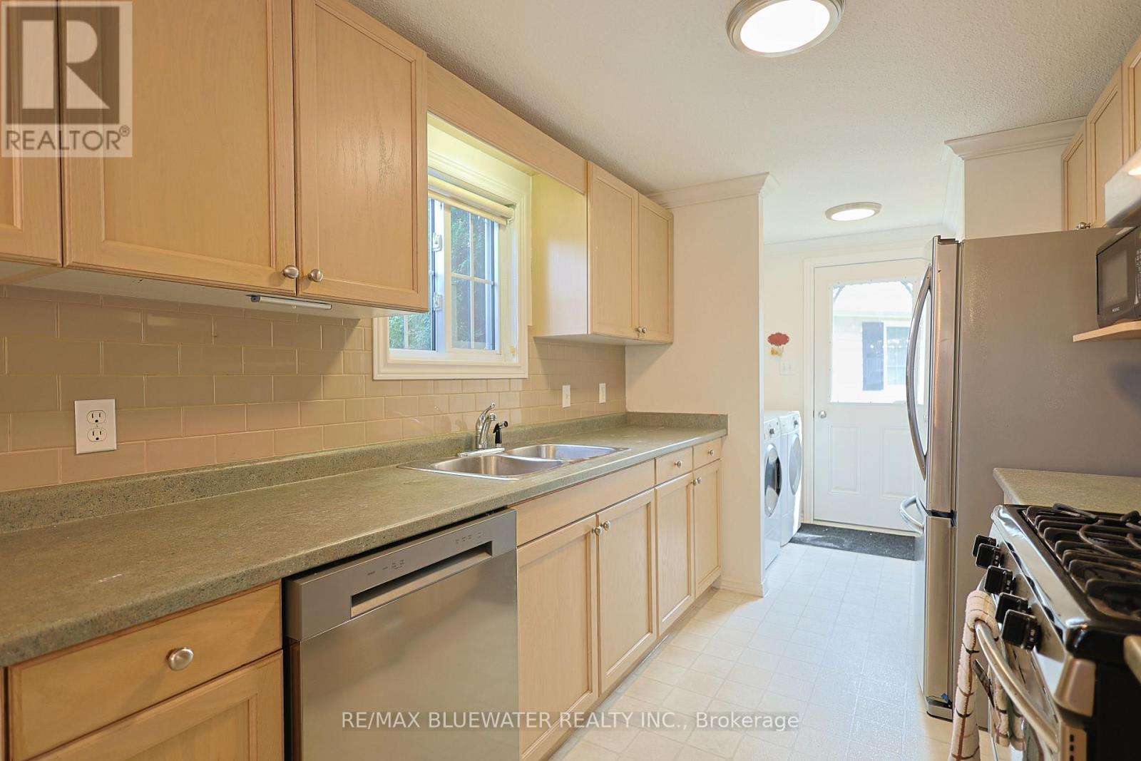288 Concord Drive, South Huron (Stephen), Ontario  N0M 1T0 - Photo 13 - X13685778