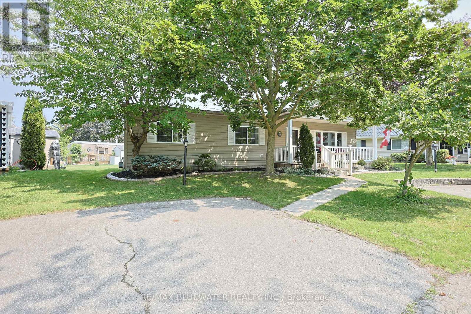 288 Concord Drive, South Huron (Stephen), Ontario  N0M 1T0 - Photo 2 - X13685778
