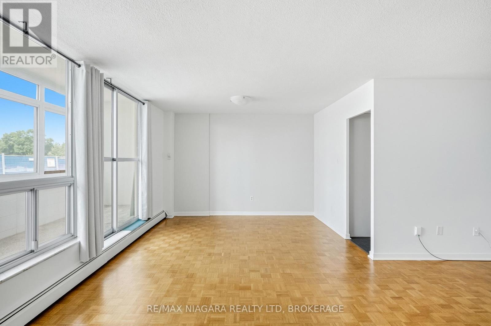 102 - 35 Towering Heights Boulevard, St. Catharines, Ontario  L2T 3G8 - Photo 12 - X13685168