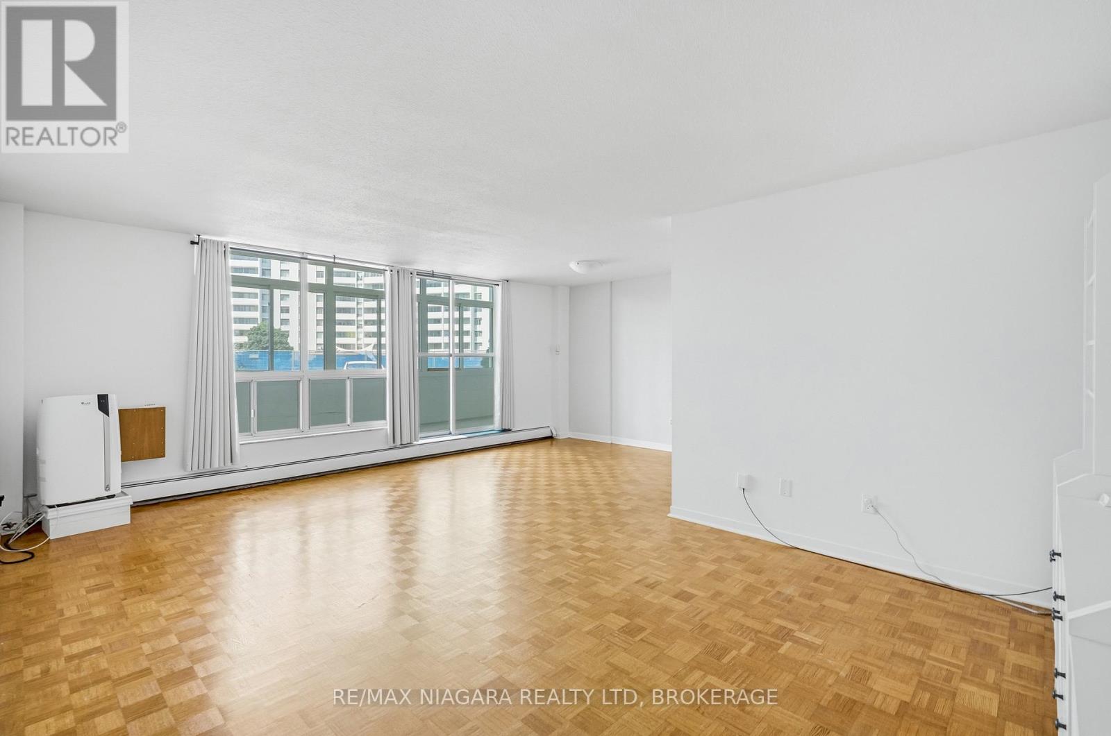 102 - 35 Towering Heights Boulevard, St. Catharines, Ontario  L2T 3G8 - Photo 6 - X13685168