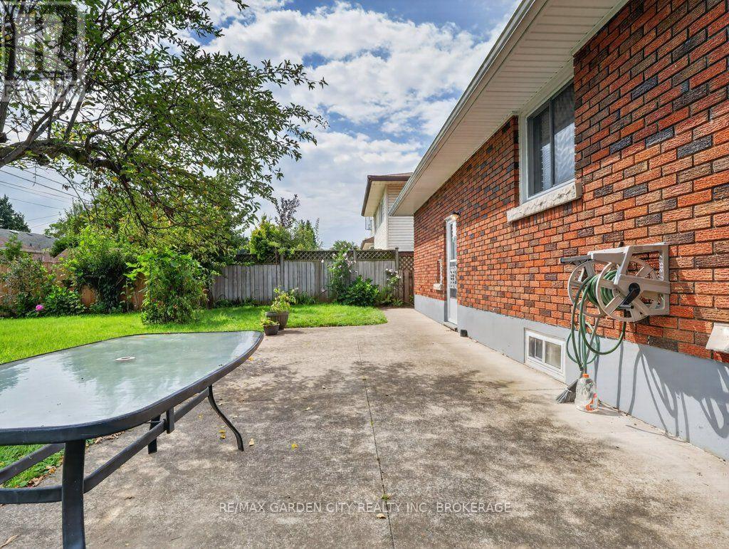 8 Champa Drive, St. Catharines, Ontario L2M 3K2 - Photo 11 - X13685726
