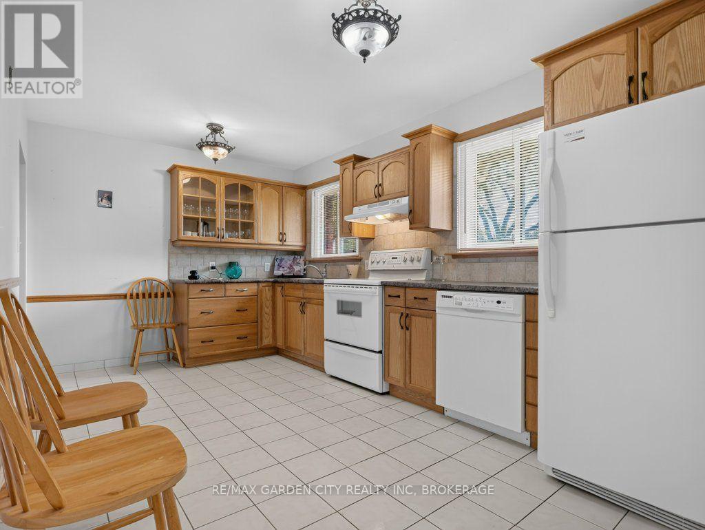 8 Champa Drive, St. Catharines, Ontario L2M 3K2 - Photo 20 - X13685726