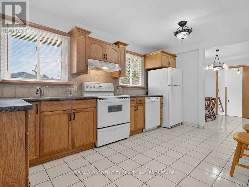 8 Champa Drive, St. Catharines, Ontario L2M 3K2 - Photo 21 - X13685726
