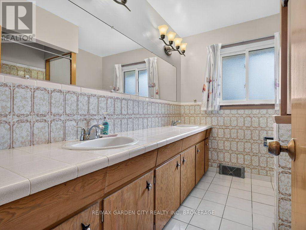 8 Champa Drive, St. Catharines, Ontario L2M 3K2 - Photo 25 - X13685726