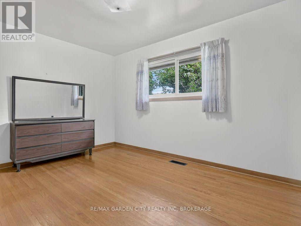8 Champa Drive, St. Catharines, Ontario L2M 3K2 - Photo 33 - X13685726