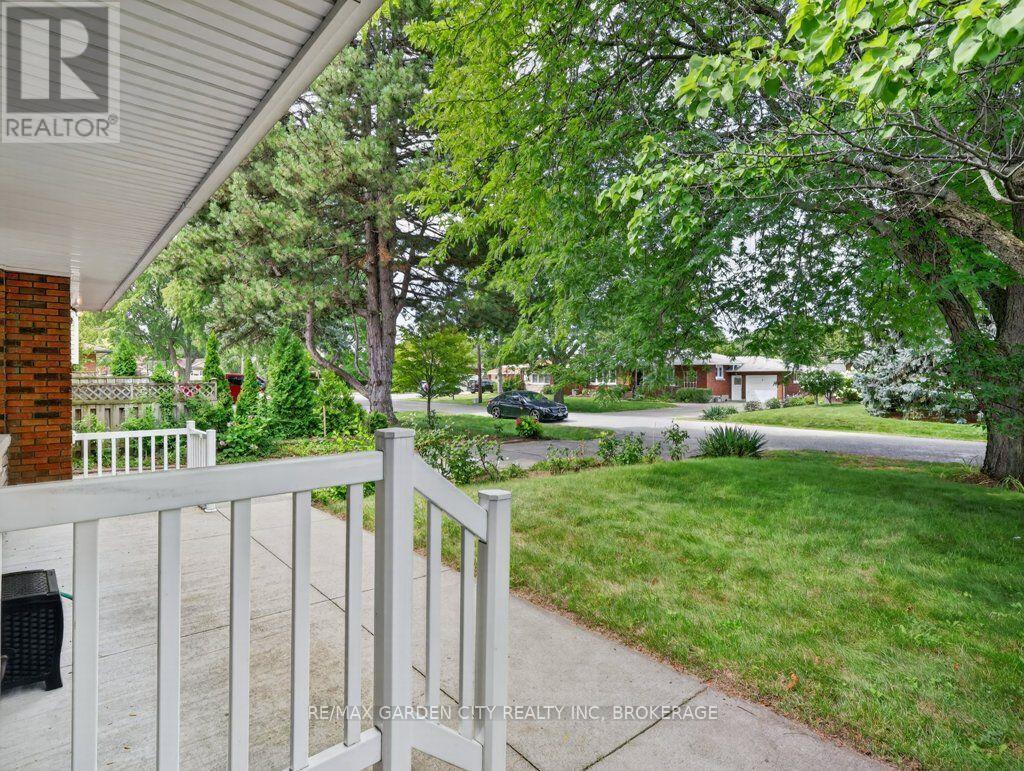 8 Champa Drive, St. Catharines, Ontario L2M 3K2 - Photo 5 - X13685726