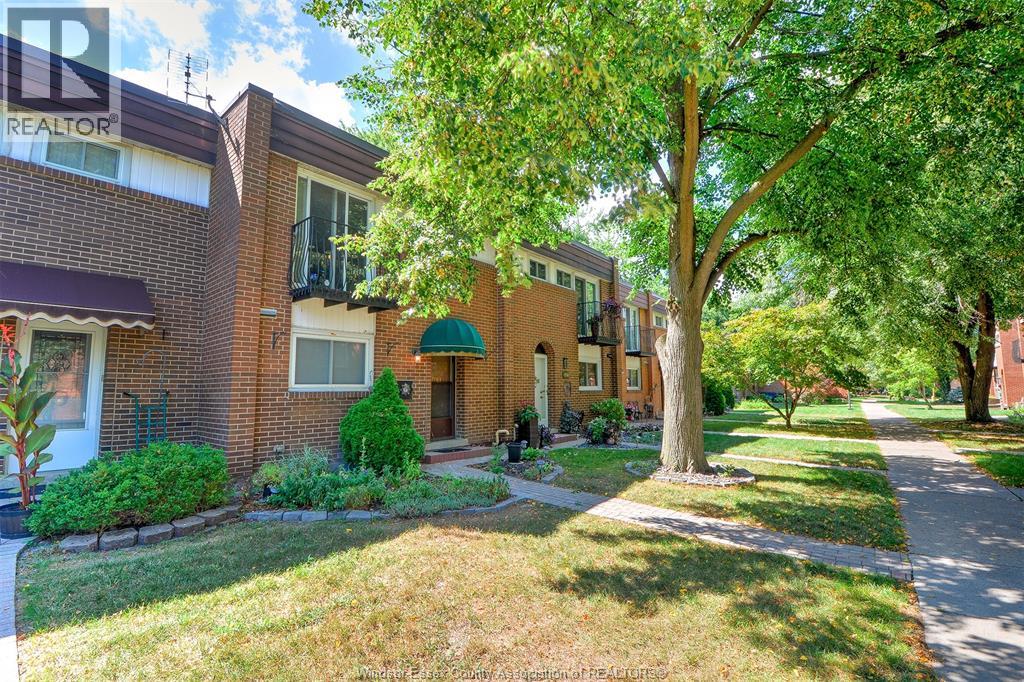 MLS# 26020096: 1783 EAST GATE ESTATES #28, Windsor, Canada
