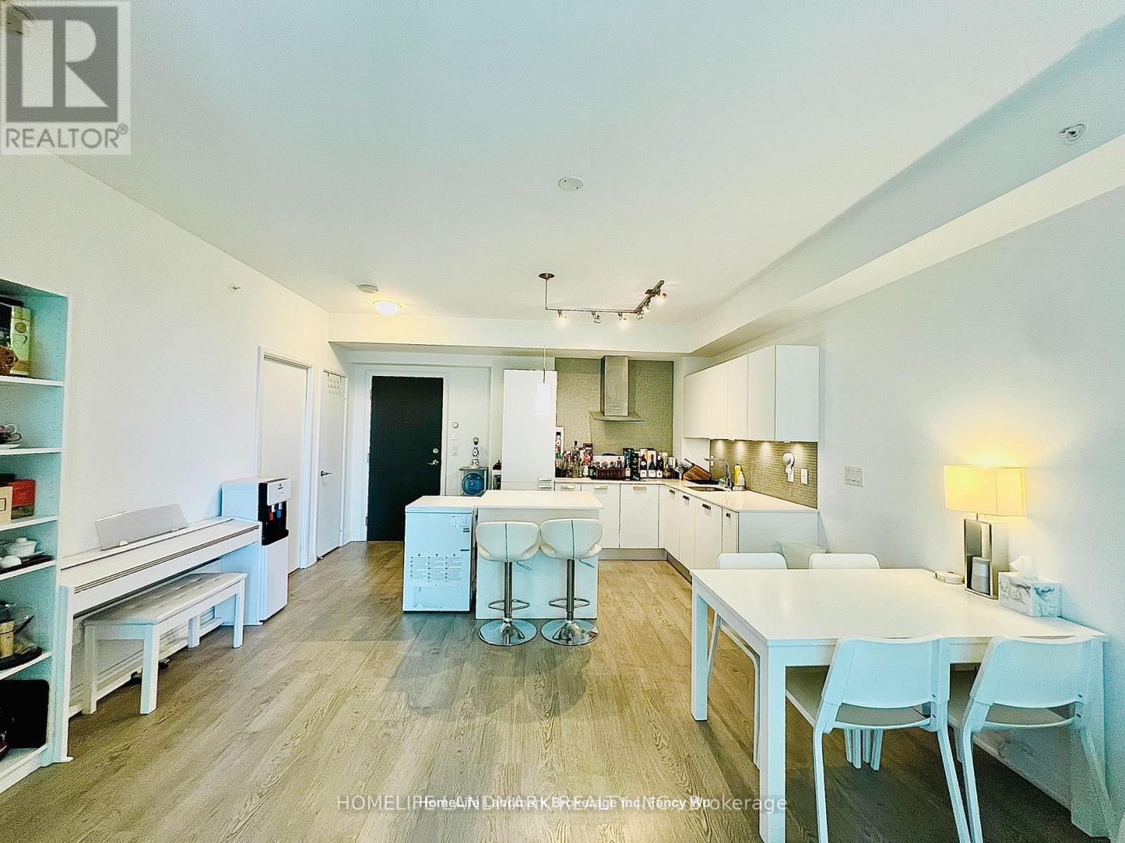 1204 - 9 BOGERT AVENUE, Toronto, Ontario