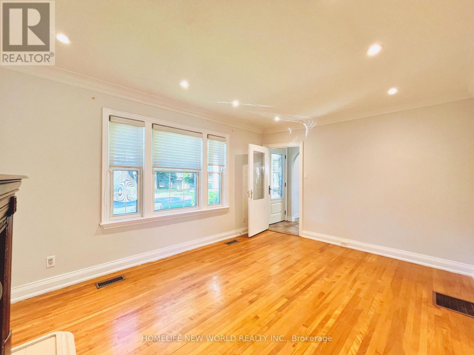 Ground - 121 Kingsdale Avenue, Toronto, Ontario  M2N 3W5 - Photo 4 - C13685764