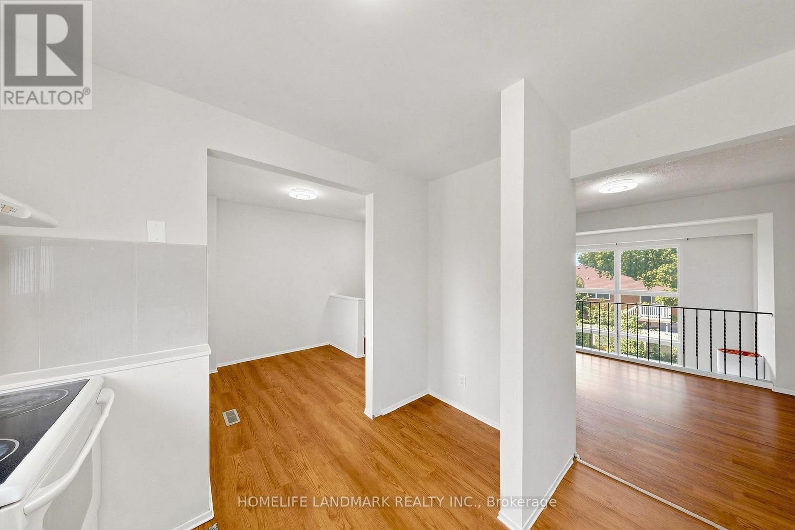 8 Rusty Crest Way, Toronto, Ontario  M2J 2Y4 - Photo 11 - C13685822