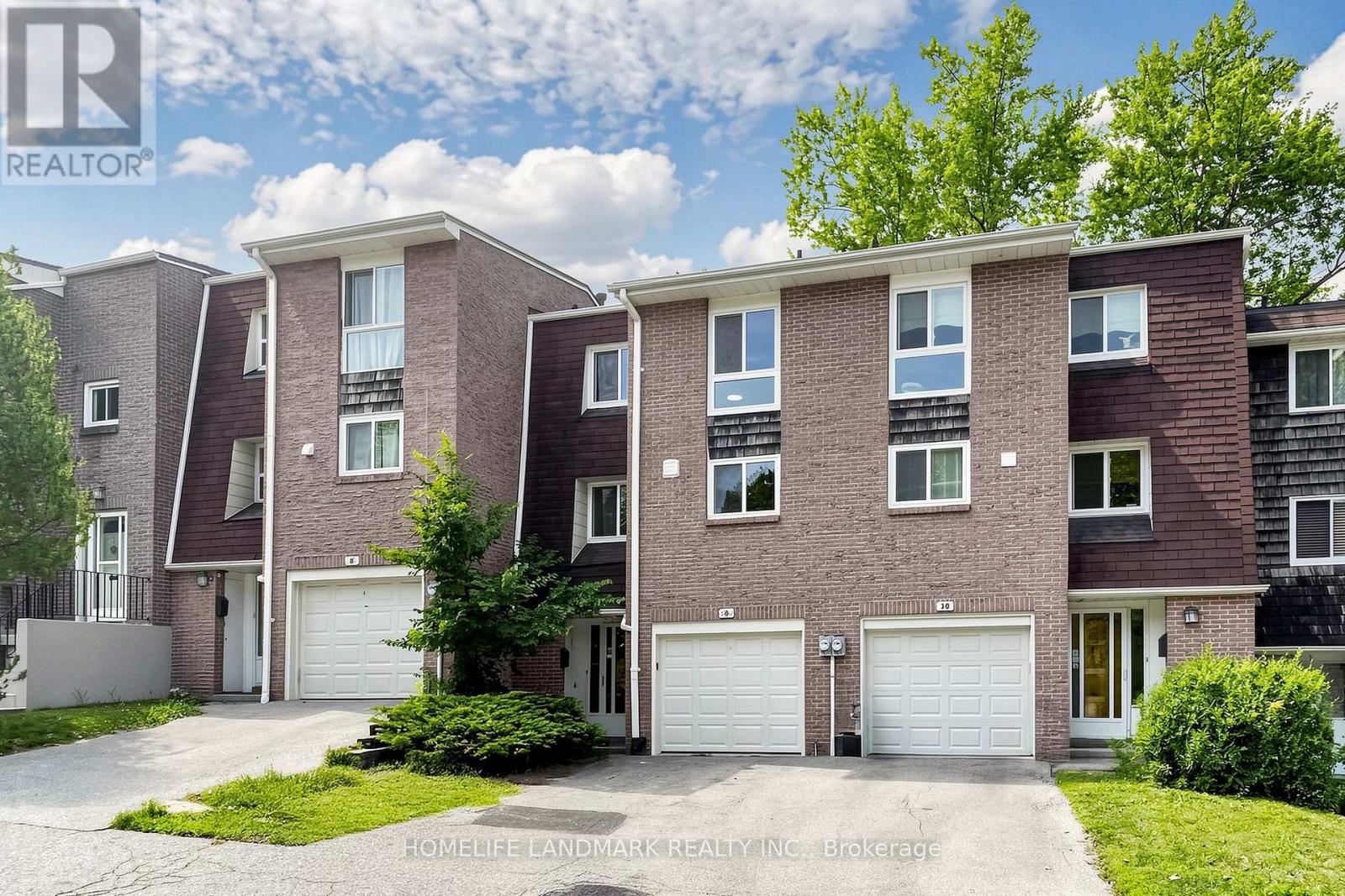 8 Rusty Crest Way, Toronto, Ontario  M2J 2Y4 - Photo 2 - C13685822