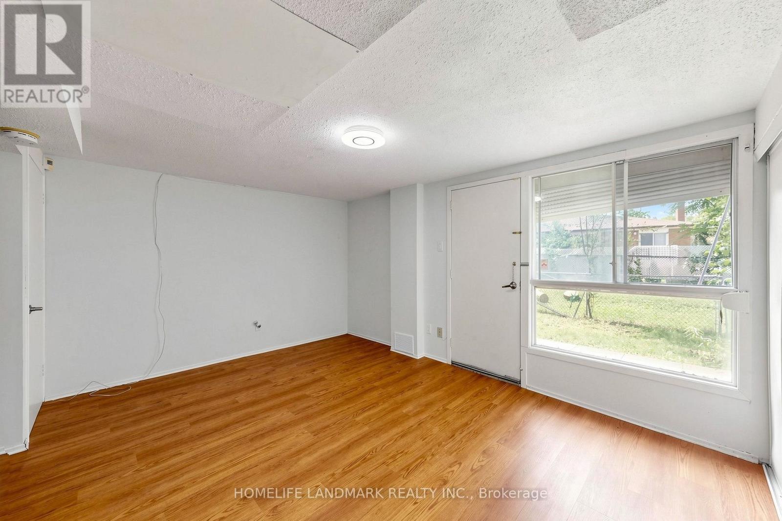 8 Rusty Crest Way, Toronto, Ontario  M2J 2Y4 - Photo 35 - C13685822