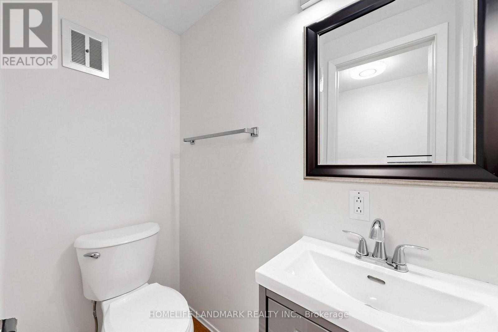 8 Rusty Crest Way, Toronto, Ontario  M2J 2Y4 - Photo 38 - C13685822