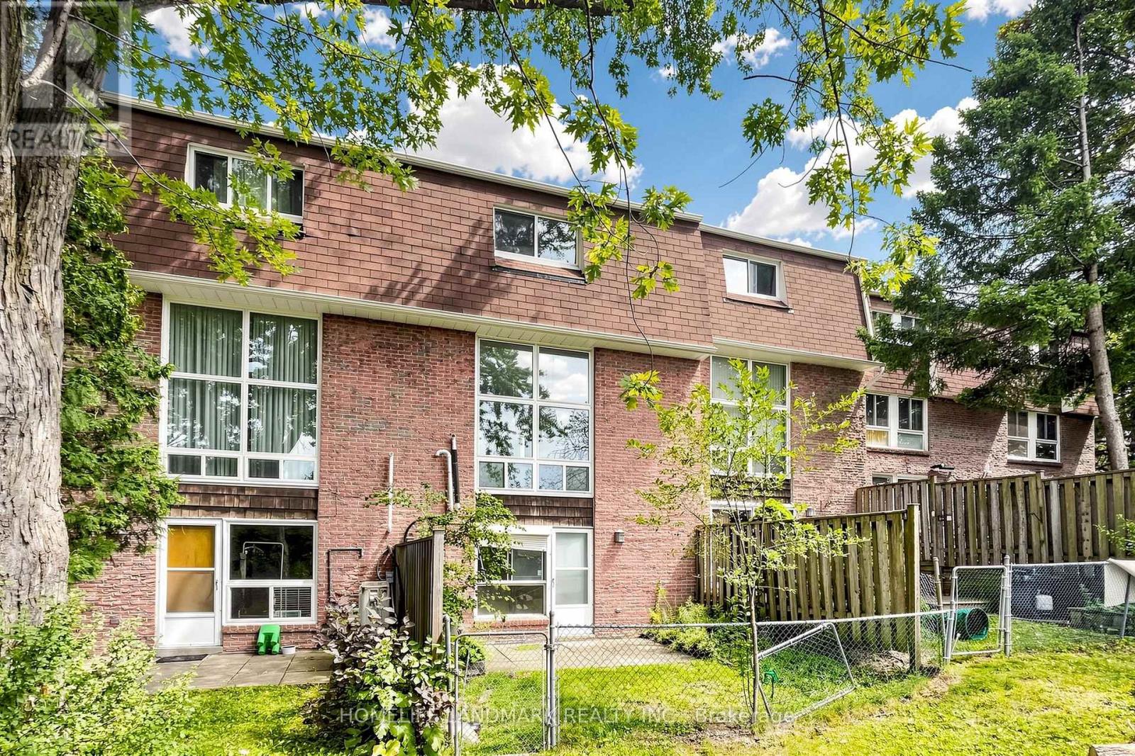 8 Rusty Crest Way, Toronto, Ontario  M2J 2Y4 - Photo 40 - C13685822