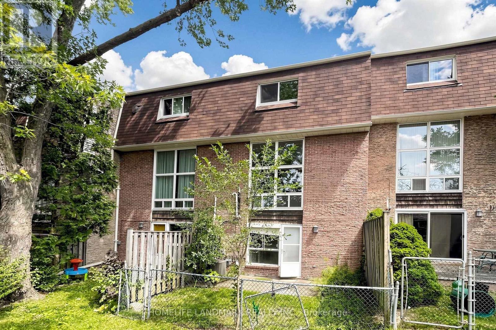 8 Rusty Crest Way, Toronto, Ontario  M2J 2Y4 - Photo 41 - C13685822