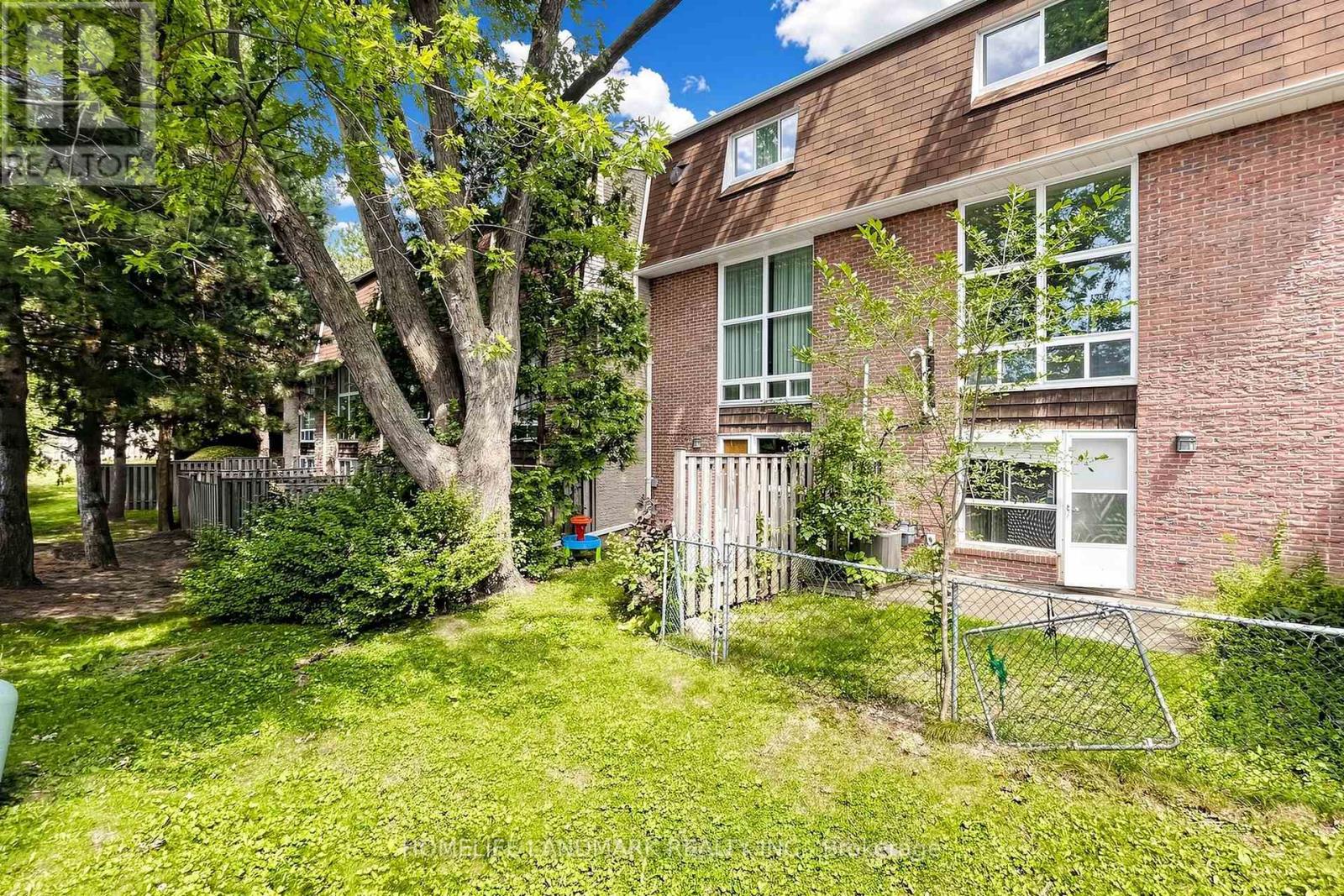 8 Rusty Crest Way, Toronto, Ontario  M2J 2Y4 - Photo 42 - C13685822