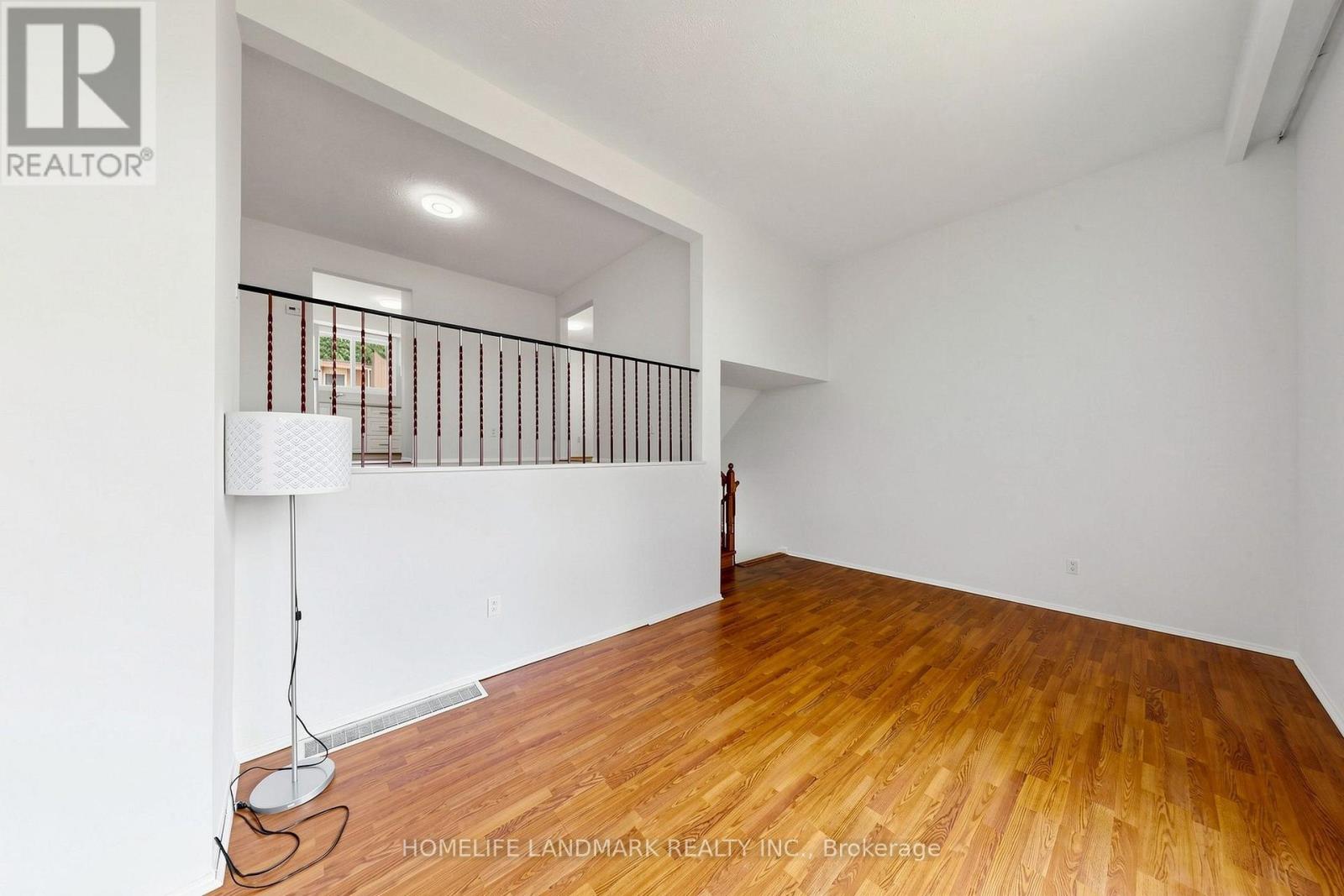 8 Rusty Crest Way, Toronto, Ontario  M2J 2Y4 - Photo 7 - C13685822