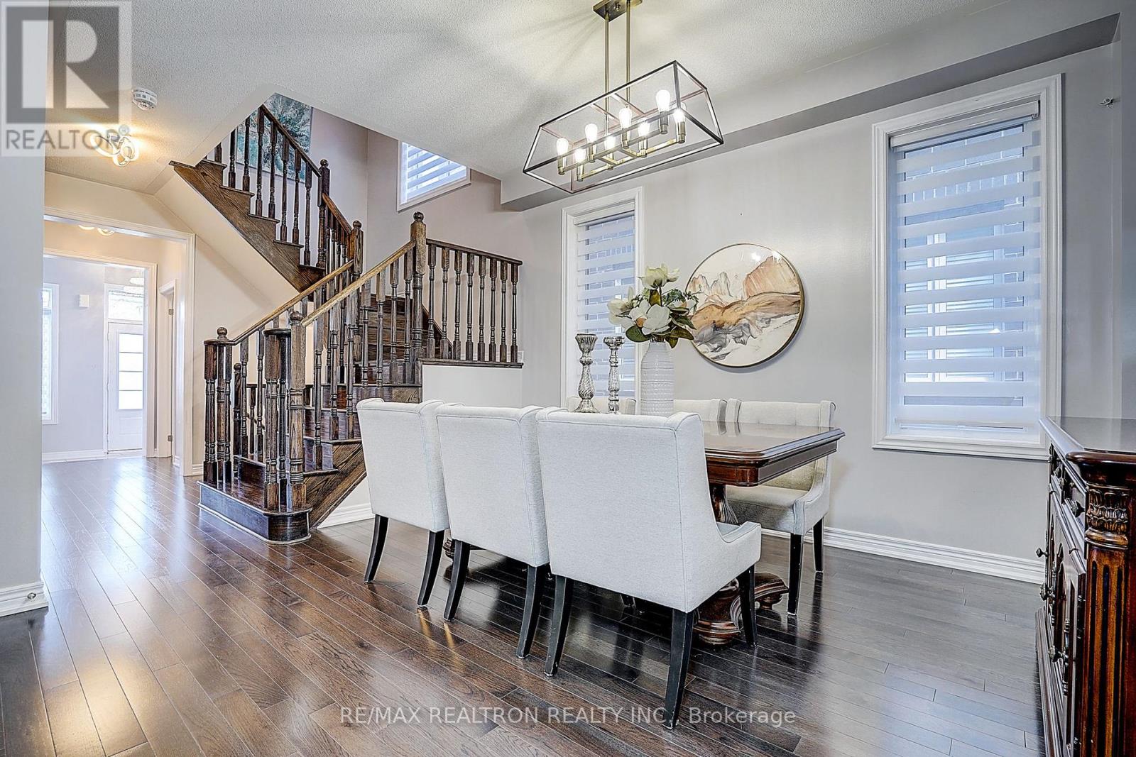 19 Falconridge Terrace, East Gwillimbury, Ontario  L0G 1V0 - Photo 10 - N13685712