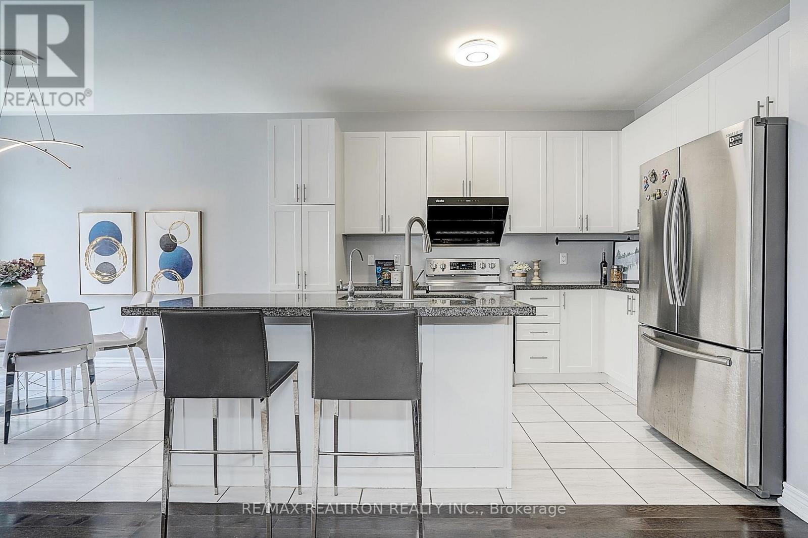 19 Falconridge Terrace, East Gwillimbury, Ontario  L0G 1V0 - Photo 12 - N13685712