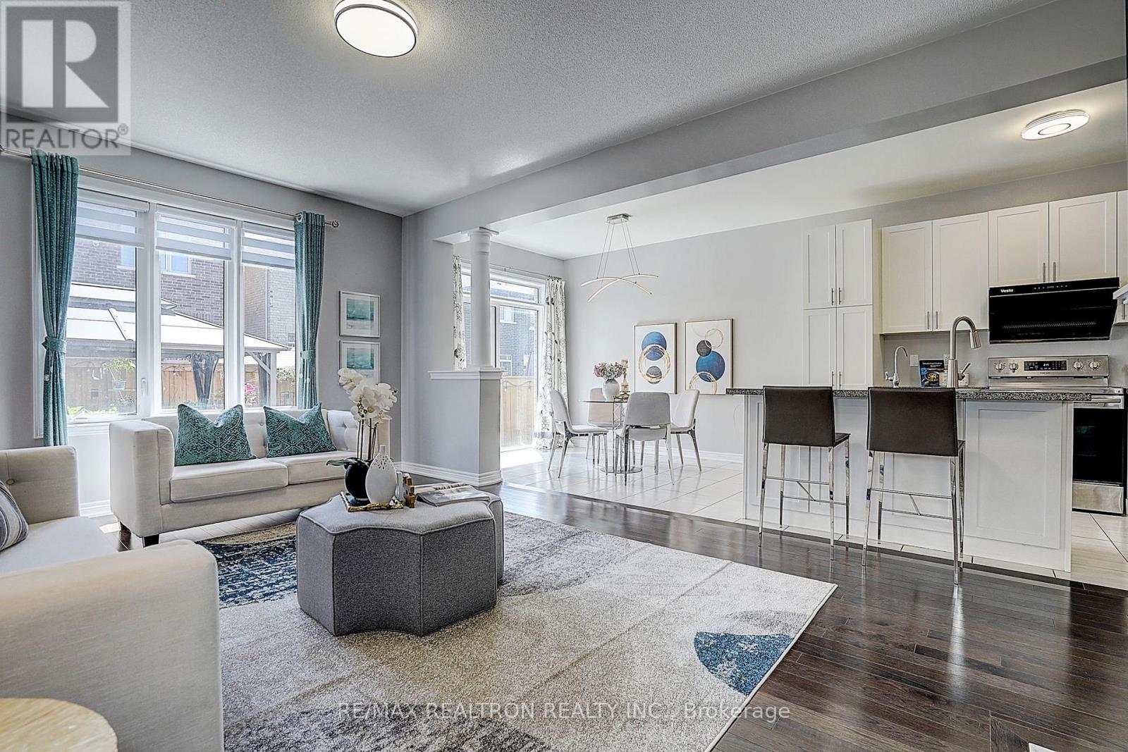19 Falconridge Terrace, East Gwillimbury, Ontario  L0G 1V0 - Photo 22 - N13685712