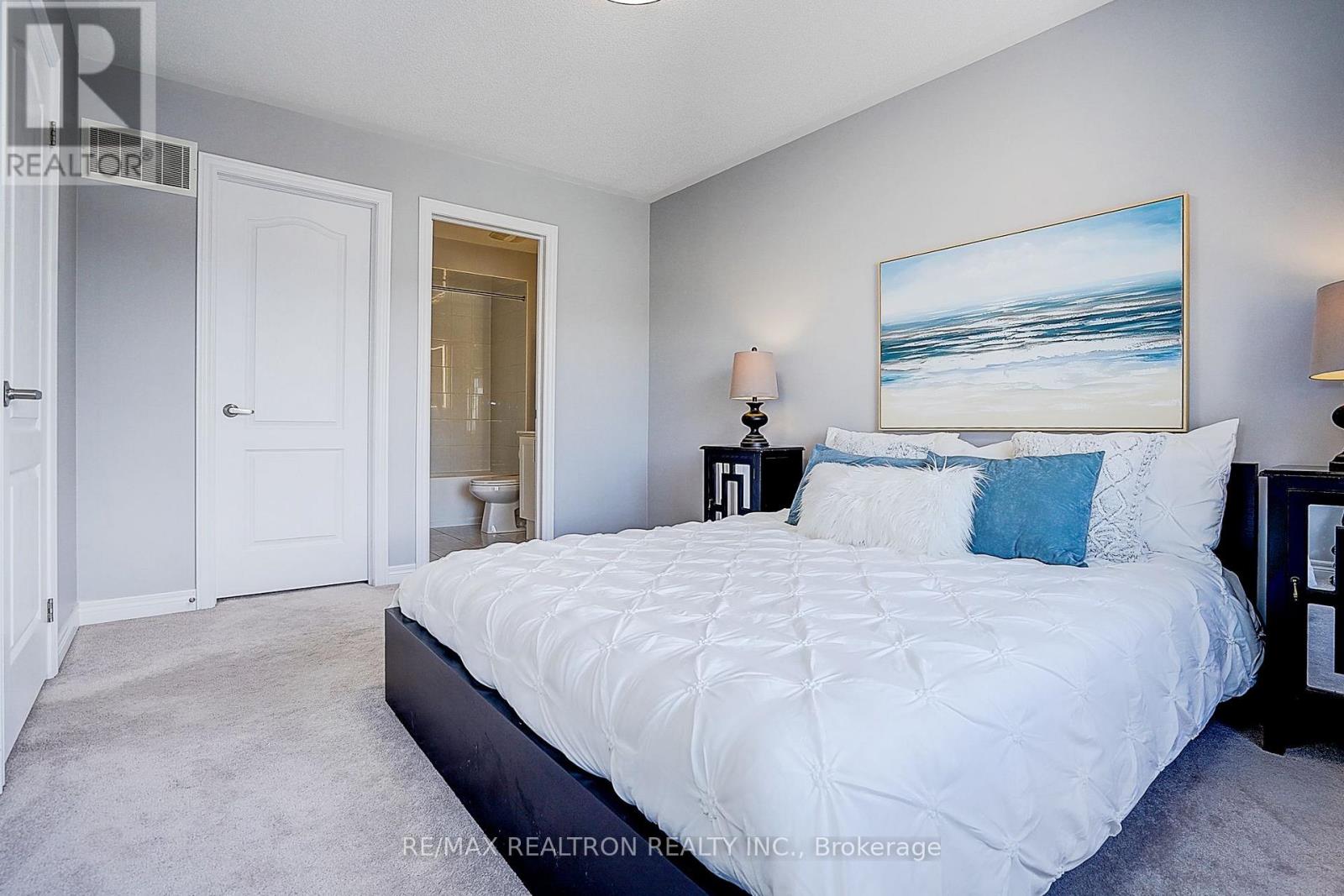 19 Falconridge Terrace, East Gwillimbury, Ontario  L0G 1V0 - Photo 35 - N13685712