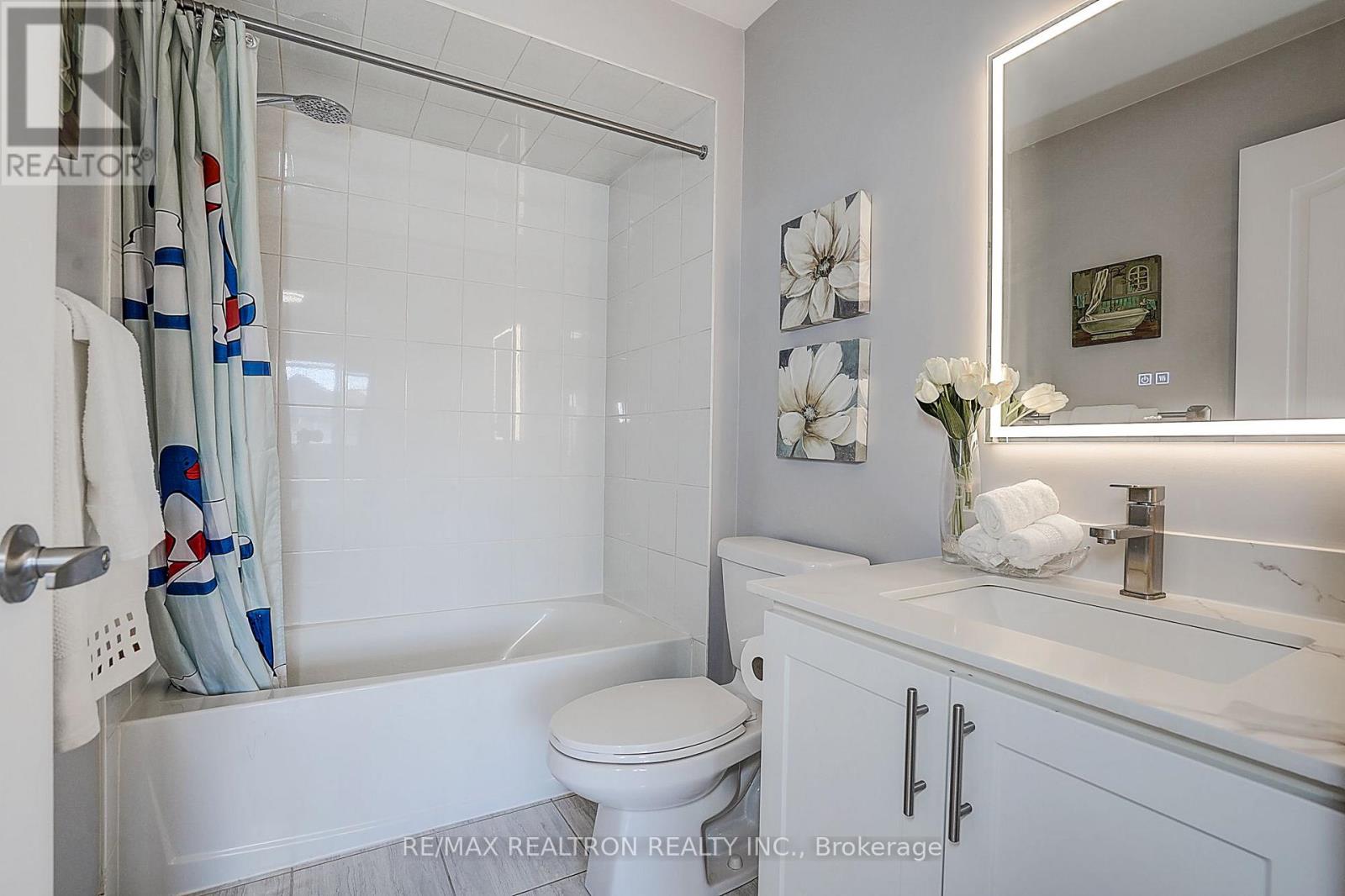 19 Falconridge Terrace, East Gwillimbury, Ontario  L0G 1V0 - Photo 36 - N13685712