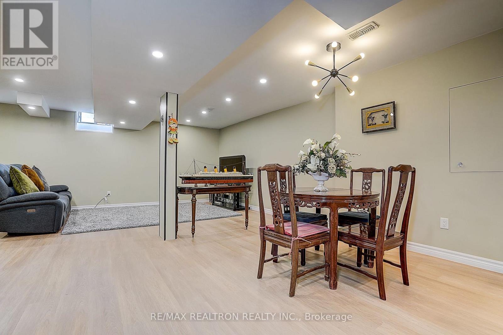 19 Falconridge Terrace, East Gwillimbury, Ontario  L0G 1V0 - Photo 41 - N13685712