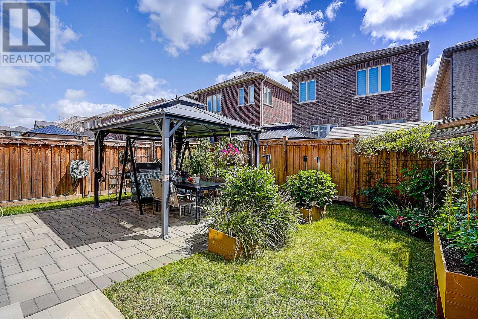 19 Falconridge Terrace, East Gwillimbury, Ontario  L0G 1V0 - Photo 44 - N13685712
