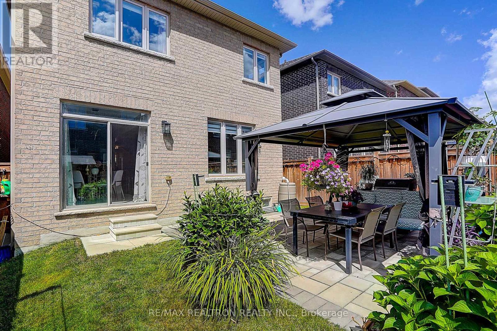 19 Falconridge Terrace, East Gwillimbury, Ontario  L0G 1V0 - Photo 47 - N13685712