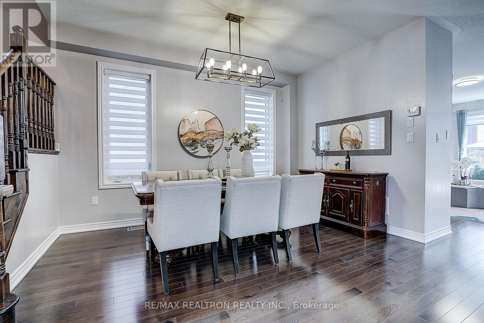 19 Falconridge Terrace, East Gwillimbury, Ontario  L0G 1V0 - Photo 9 - N13685712