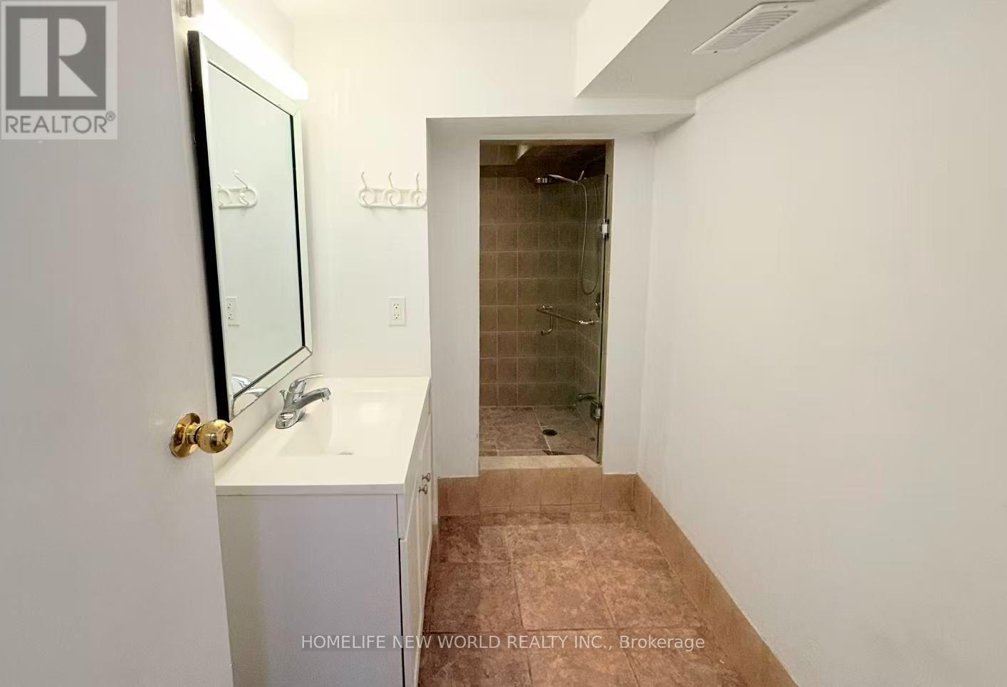 Bsmt Unit 1 - 385 Marybay Crescent, Richmond Hill, Ontario  L4C 2X5 - Photo 14 - N13685736