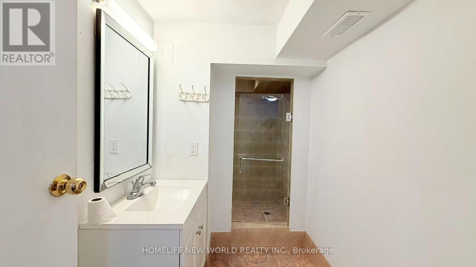 Bsmt Unit 1 - 385 Marybay Crescent, Richmond Hill, Ontario  L4C 2X5 - Photo 15 - N13685736