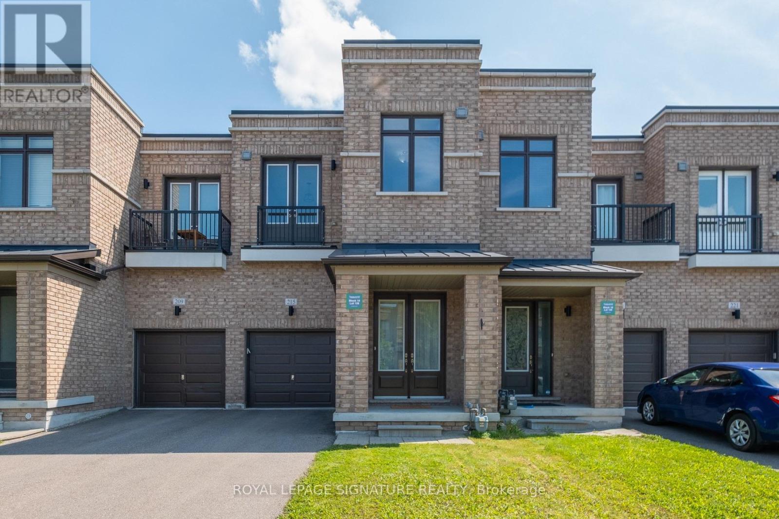 215 ELYSE COURT, Aurora, Ontario