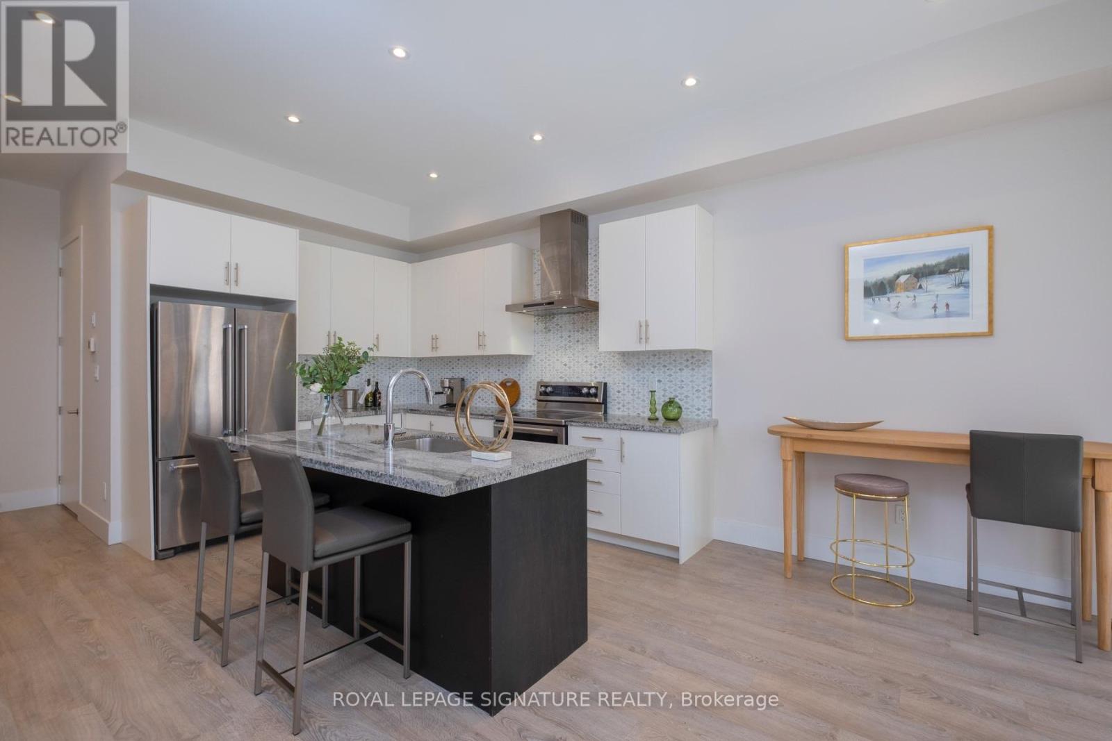 215 Elyse Court, Aurora, Ontario  L4G 2C9 - Photo 13 - N13685788