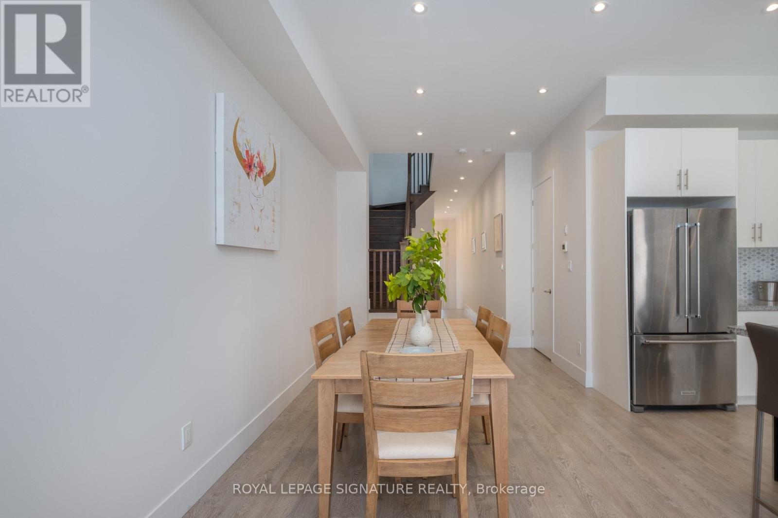 215 Elyse Court, Aurora, Ontario  L4G 2C9 - Photo 18 - N13685788