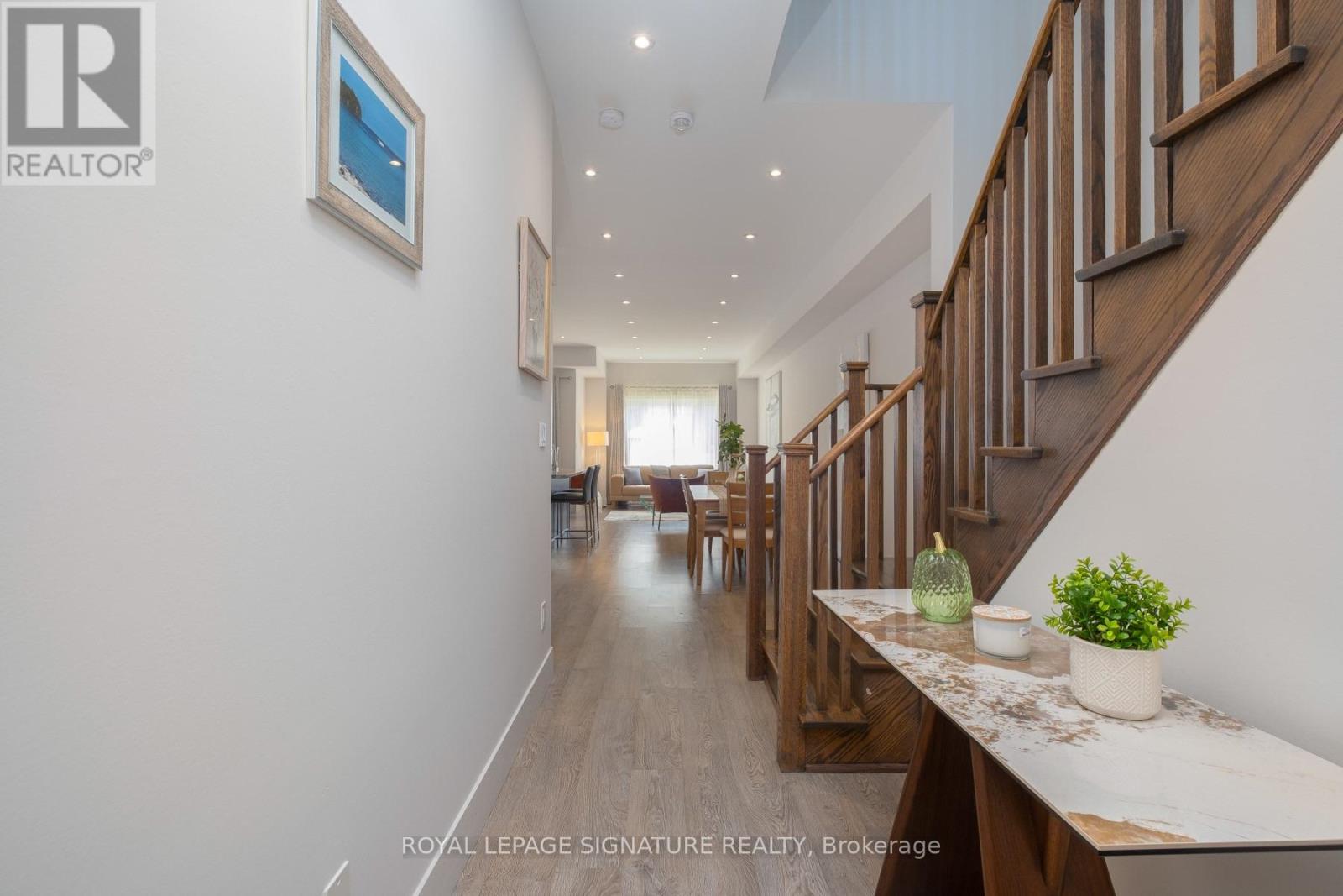 215 Elyse Court, Aurora, Ontario  L4G 2C9 - Photo 21 - N13685788
