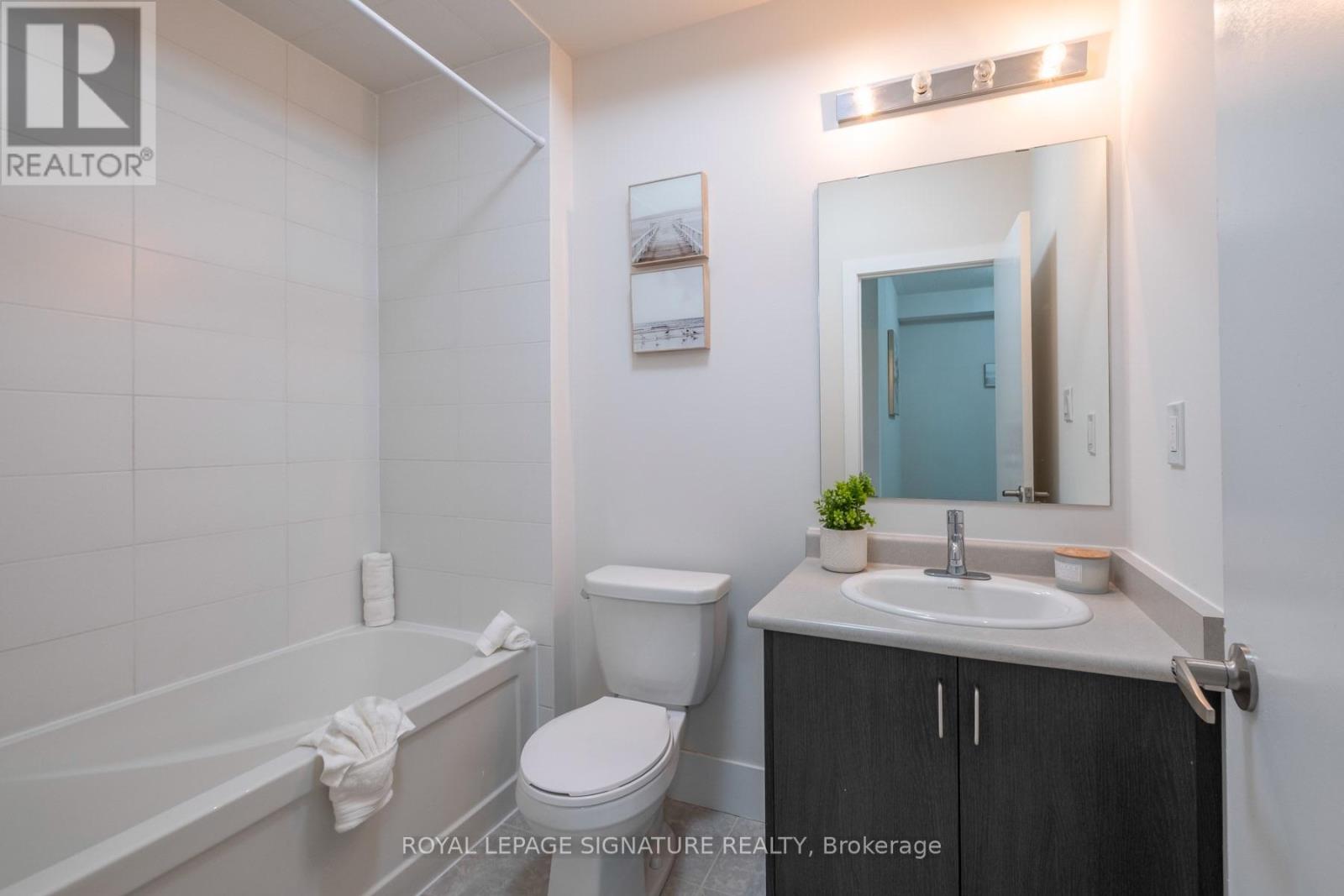 215 Elyse Court, Aurora, Ontario  L4G 2C9 - Photo 35 - N13685788